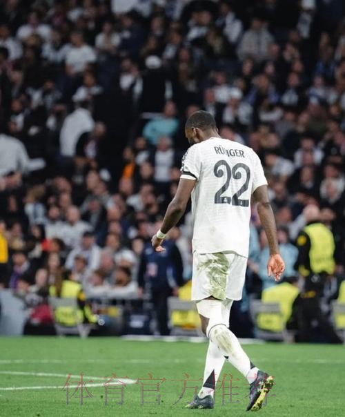 科贝记者:巴斯克斯左膝伤情将缺席8周 科贝记者:巴斯克斯左膝伤情将缺席8周